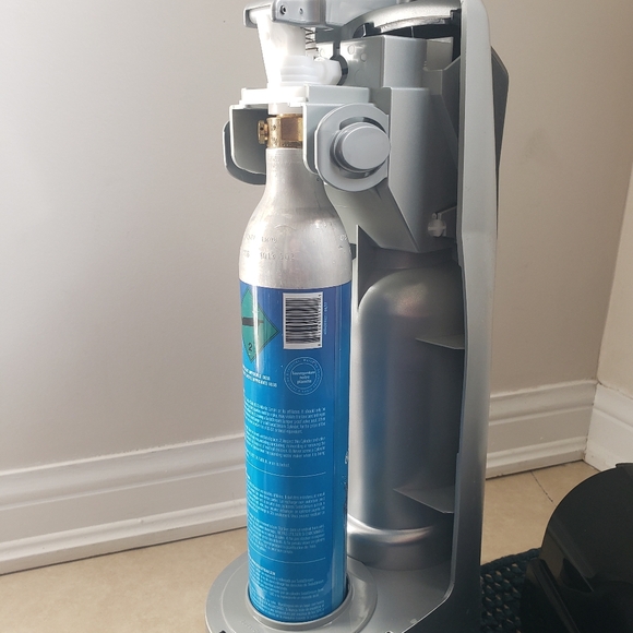 Sodastream Jet with bottle - Picture 9 of 9
